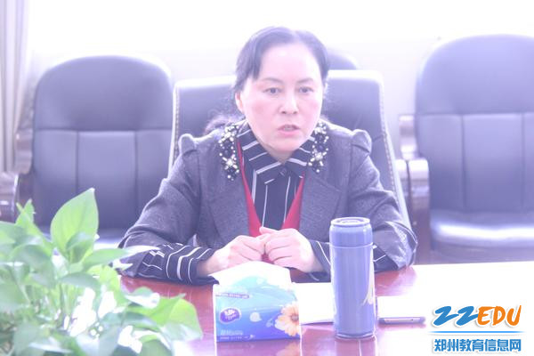 郑州四十二中学党总支书记、校长于红莲讲话