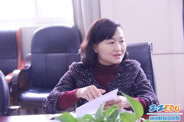 3 工会主席孙捷带领干部学习“总体国家安全观”