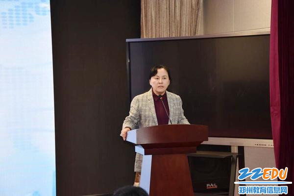 3 于红莲校长鼓励教师积极参与教育扶贫，建功立业