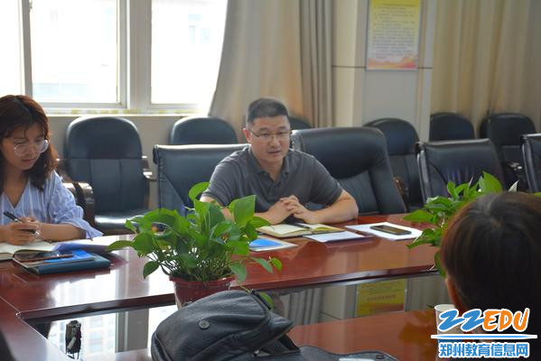 教学校长孙青山发言