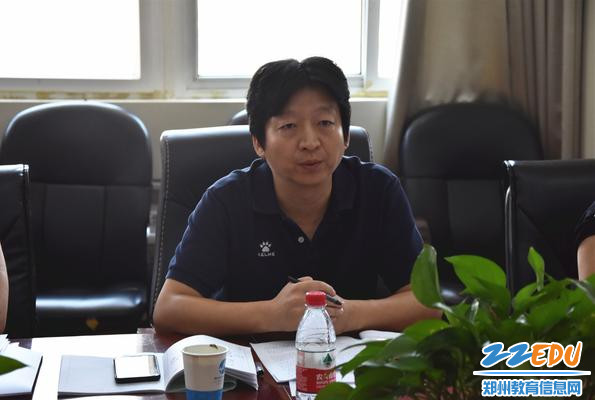 检查组组长给予肯定与指导性意见
