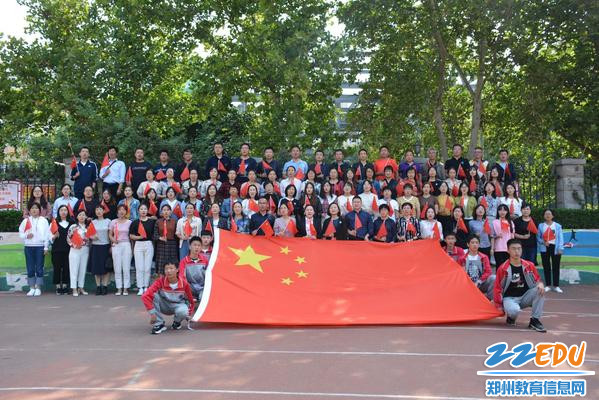 郑州42中教师祝福祖国更加繁荣昌盛！