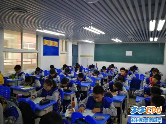 学生开始答题