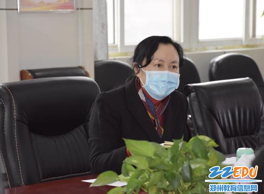2 校长于红莲强调教学衔接要措施有效，抓细抓实