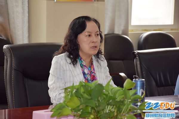 2 党总支书记、校长于红莲强调法纪观念、敬畏精神_副本