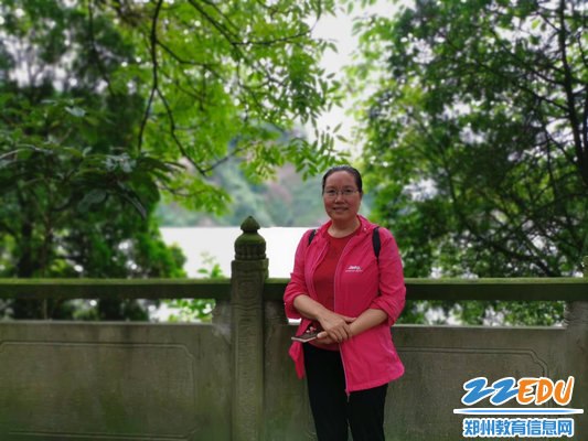 丹心热血沃新花的杨志芹老师