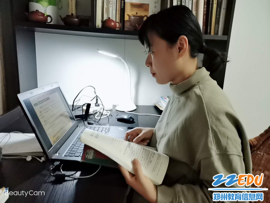 用心血滋润，用粉笔耕耘的史小艳老师