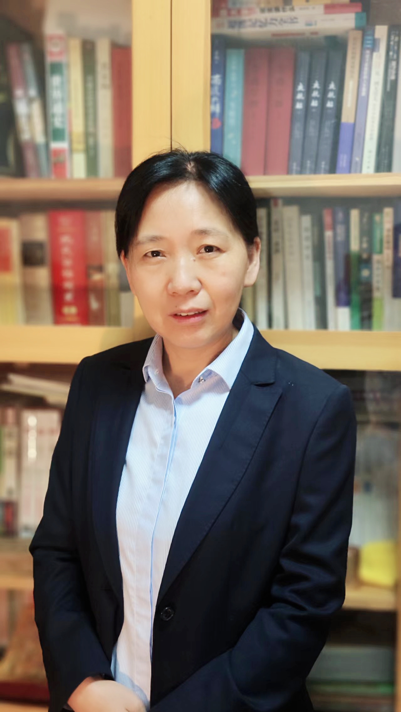 林飞雪  中学物理高级教师  中原区优秀教师  河南省文明教师  郑州市骨干教师  郑州市学术技术带头人  郑州市教育教学先进个人.jpg