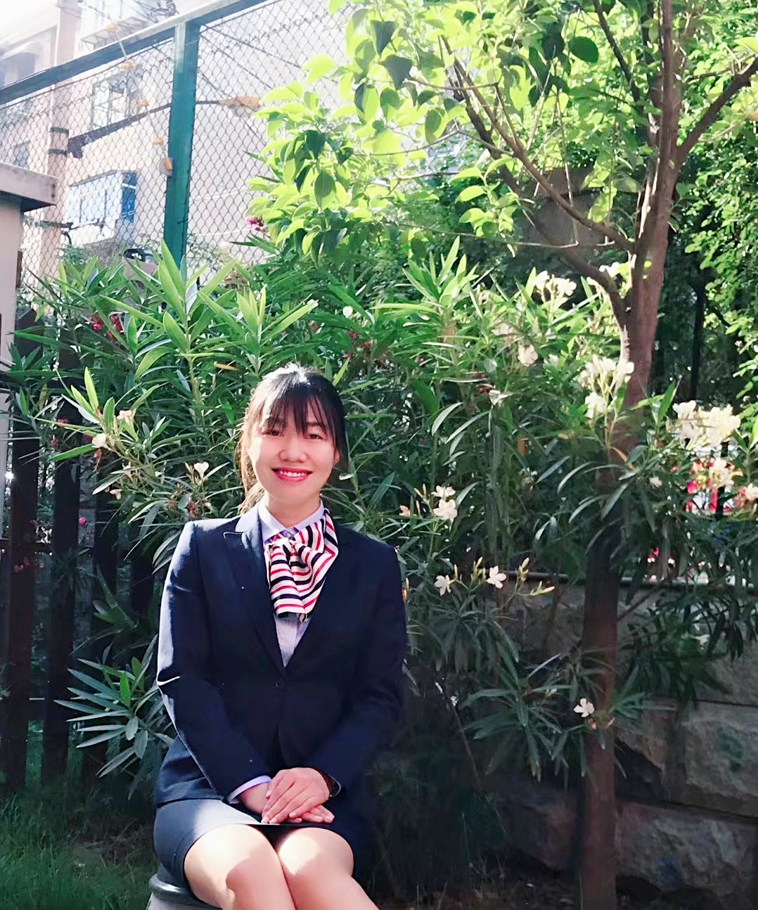 尚书  河南省骨干教师  中学英语一级教师  郑州市教育局优秀教师  郑州市优秀班主任.jpg